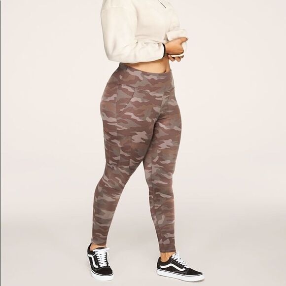 VICTORIA’S‎ SECRET PINK ULTIMATE FLEECE-LINED CARGO LEGGING NWT PEPPERCORN CAMO - Picture 1 of 13